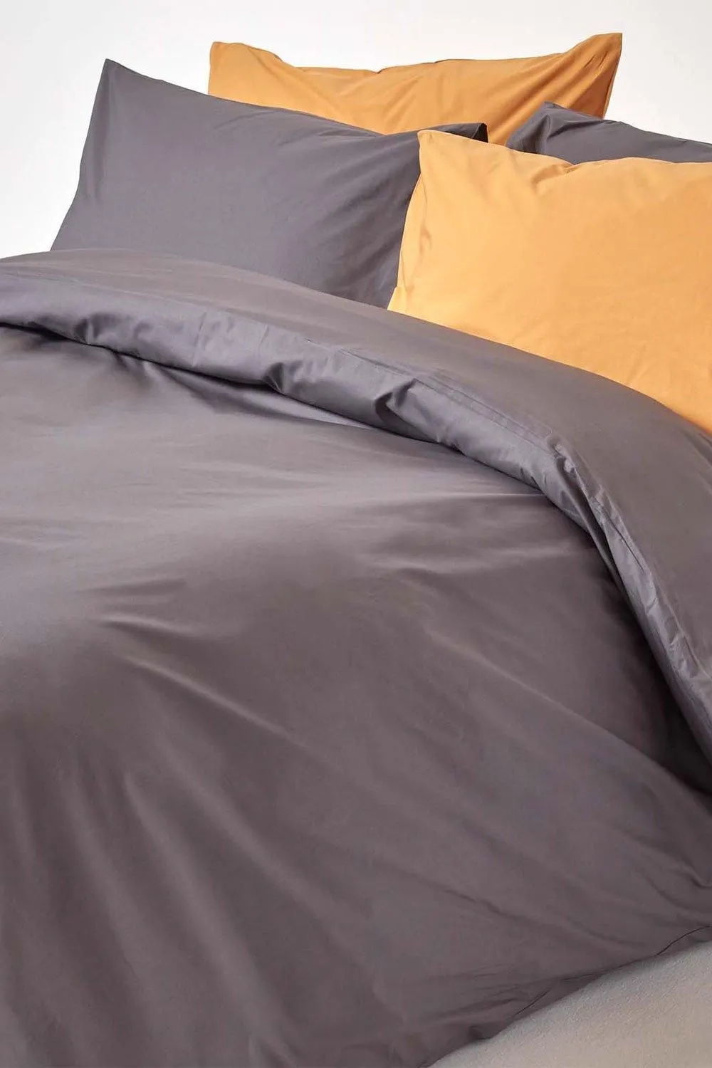Homescapes Egyptian Cotton Duvet Cover with Pillowcase, 200 TC in Dark Grey 5