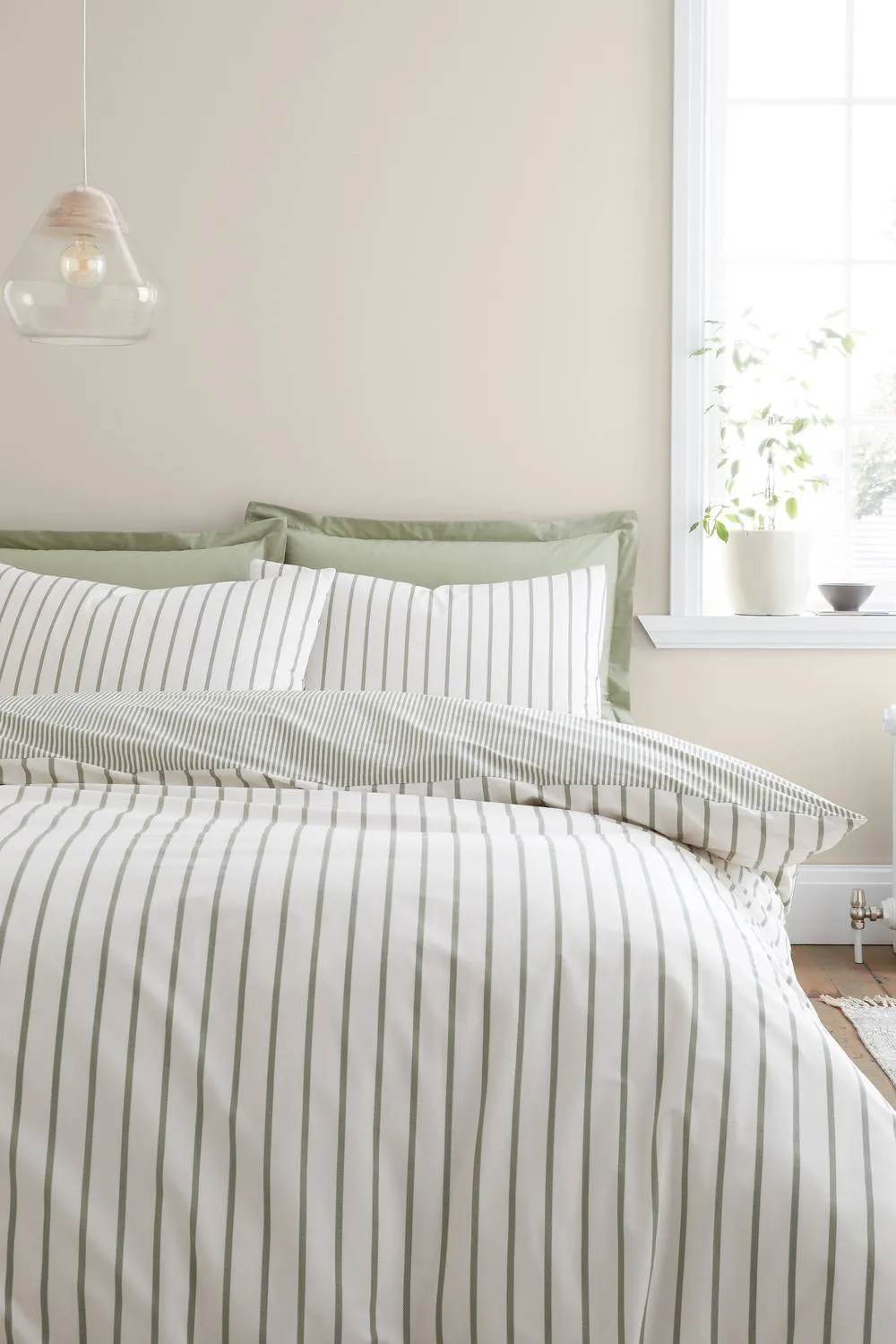Bianca 'Hampton Stripe' 200 Thread Count Cotton Reversible Duvet Cover Set in Green 1