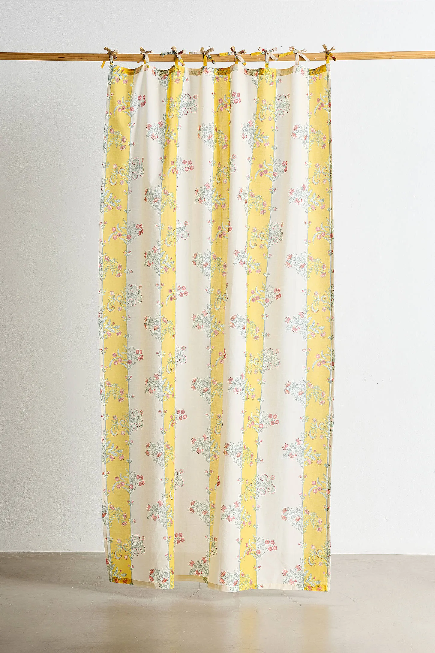 Suri Curtain 2