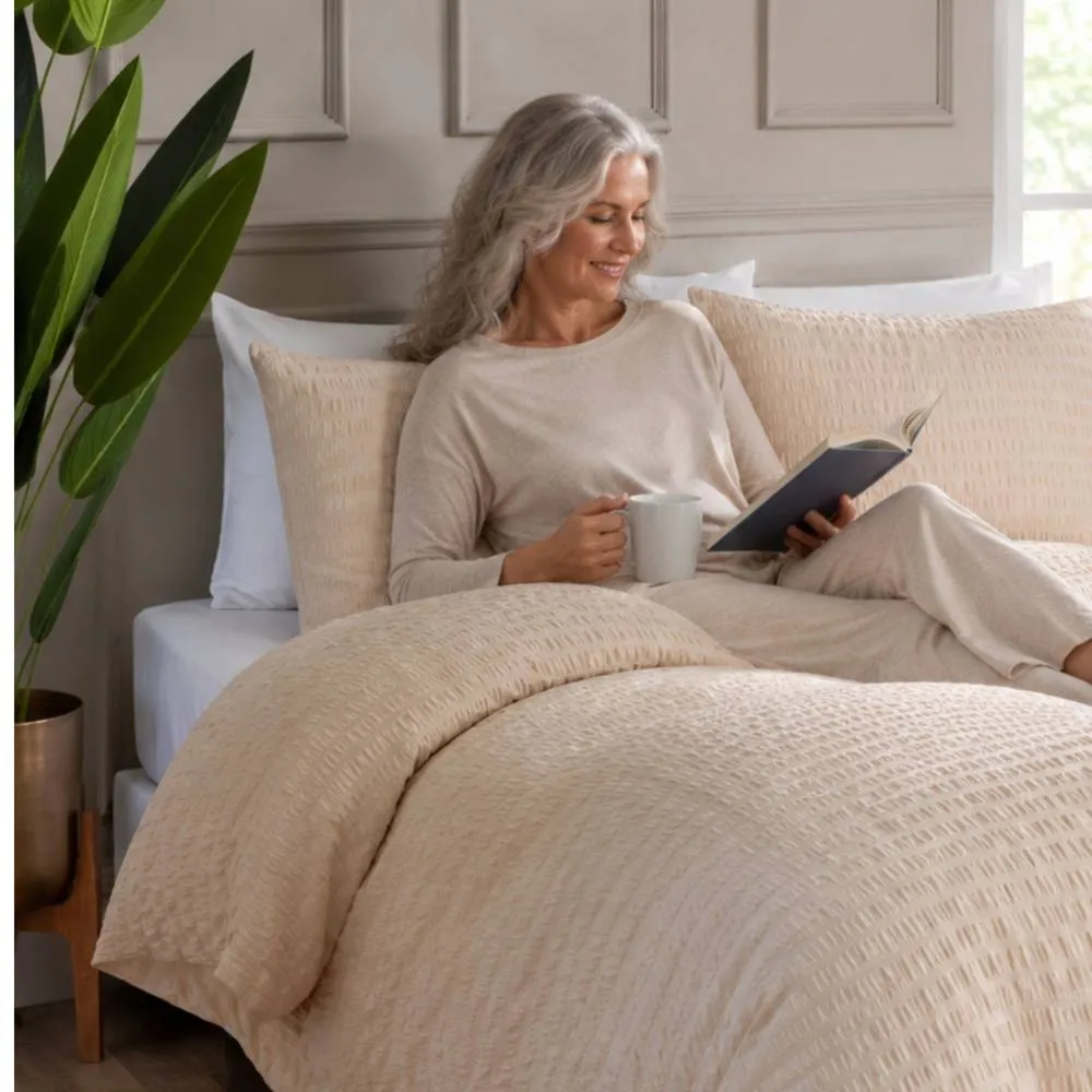 Rapport Home Seersucker Polycotton Luxury Duvet Cover Set with Pillowcase in Cream 5