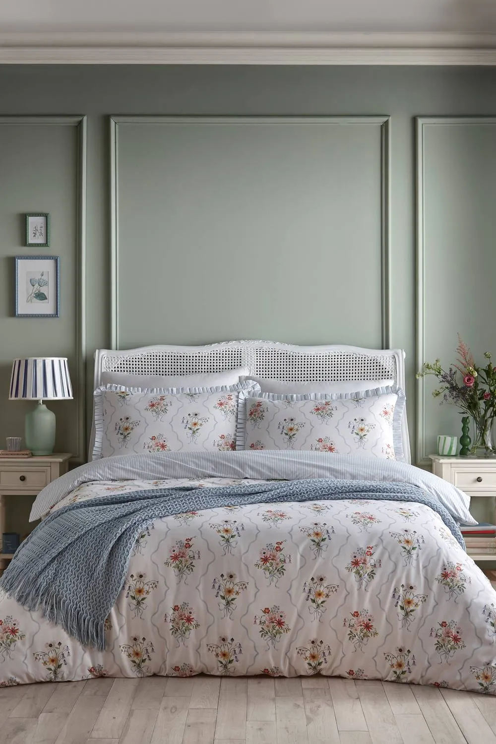 Appletree 'Floral Bouquet' 100% Cotton Duvet Cover Set 5