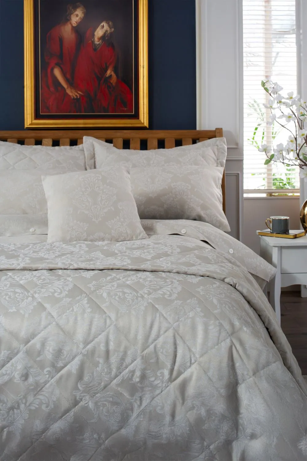 The Lyndon Company Versailles Luxury Jacquard Duvet Cover Bedding Set - Classic Damask Design - Cotton Blend | Deyongs 1846 in Natural 2