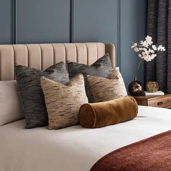 Hotel Fontaine Square Cushion 6