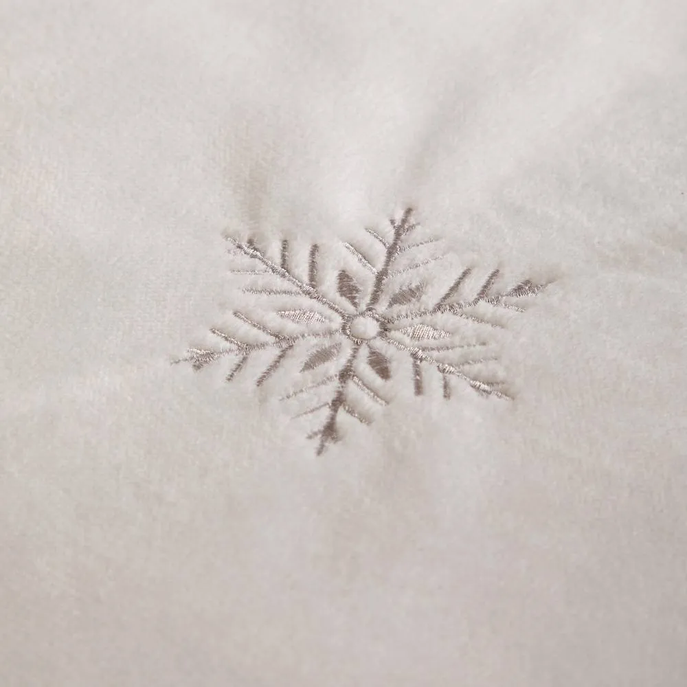 Paoletti Frosted Snowflake Embroidered Fleece Duvet Cover Set in White 3