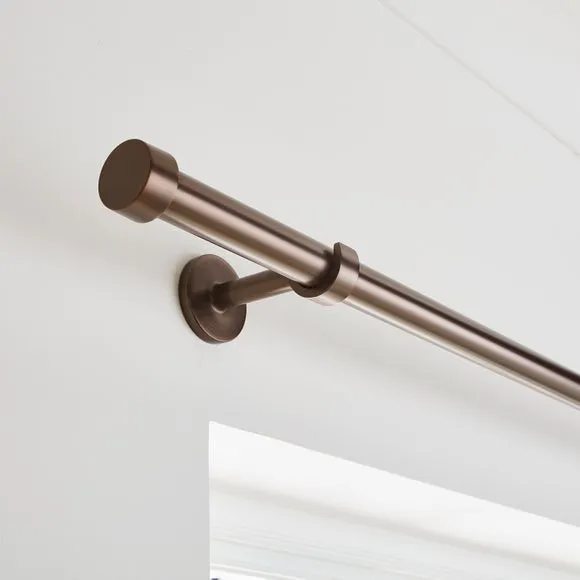Trinity Extendable Metal Curtain Pole 1