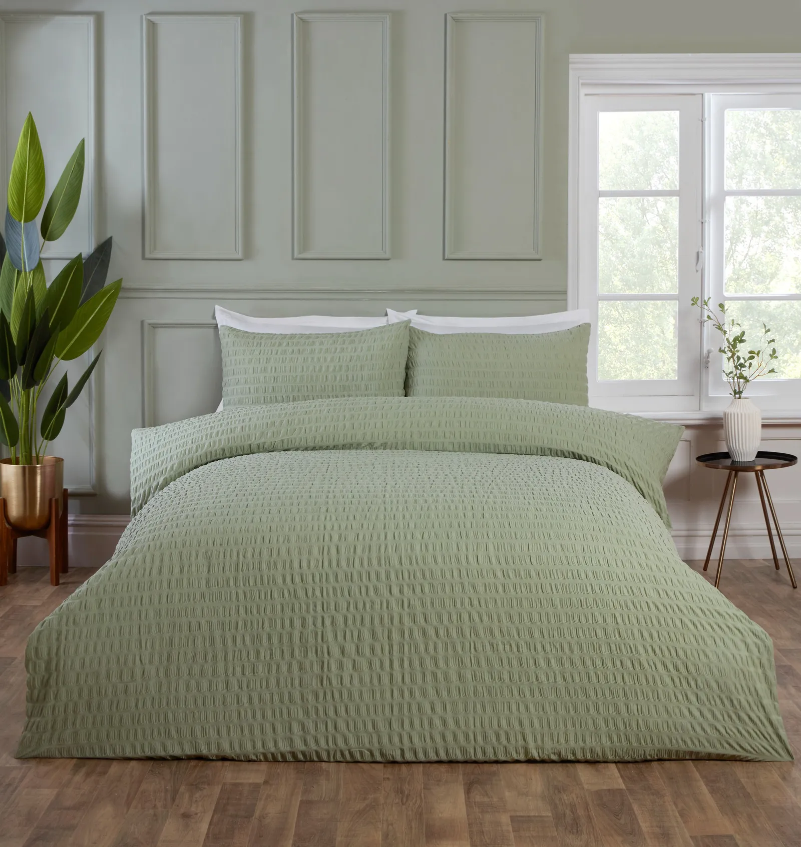 Rapport Home Seersucker Polycotton Luxury Duvet Cover Set with Pillowcase in Green 1
