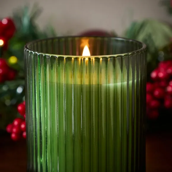 Winter Berries Candle 2