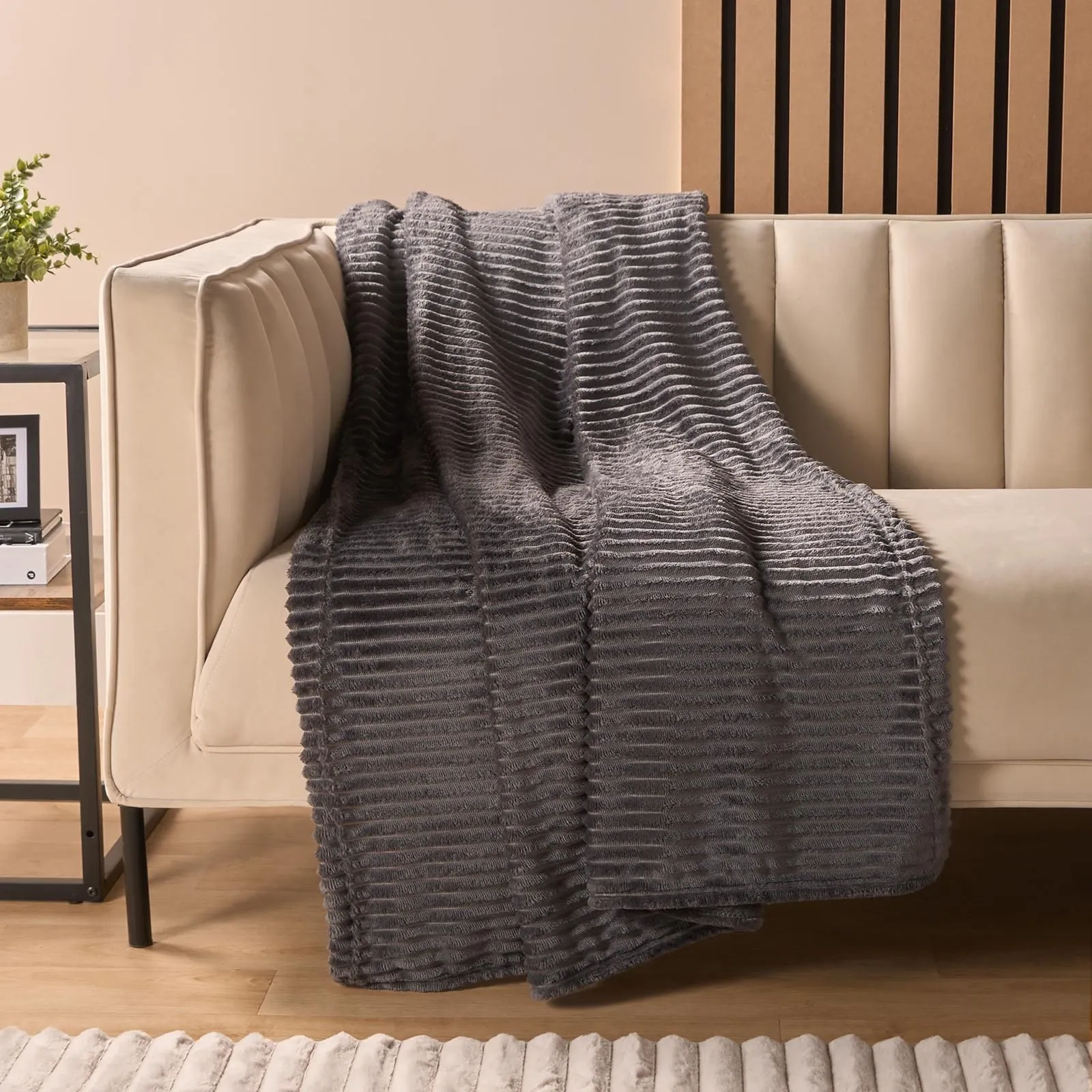 OHS Ribbed Fleece Throw Blanket Plush Travel Bedspread in Charcoal