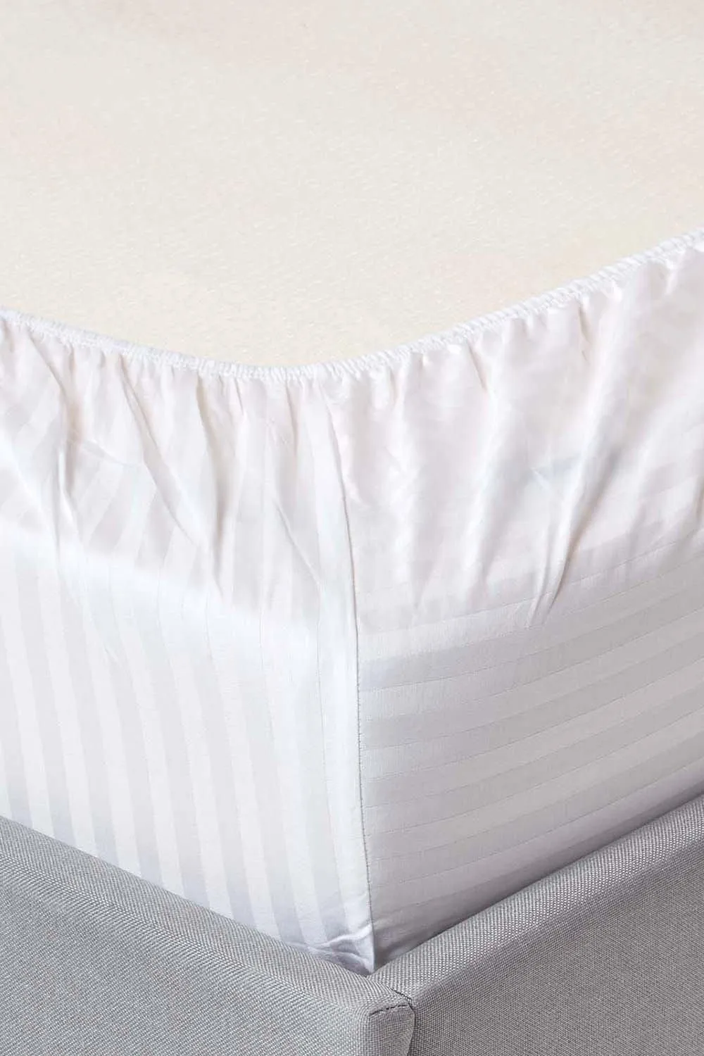 Homescapes Egyptian Cotton Satin Stripe Fitted Sheet 12 inch 330 Thread Count in White 2