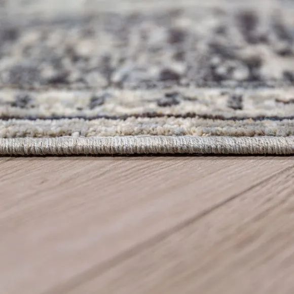 Celia Traditional Border Rug 4