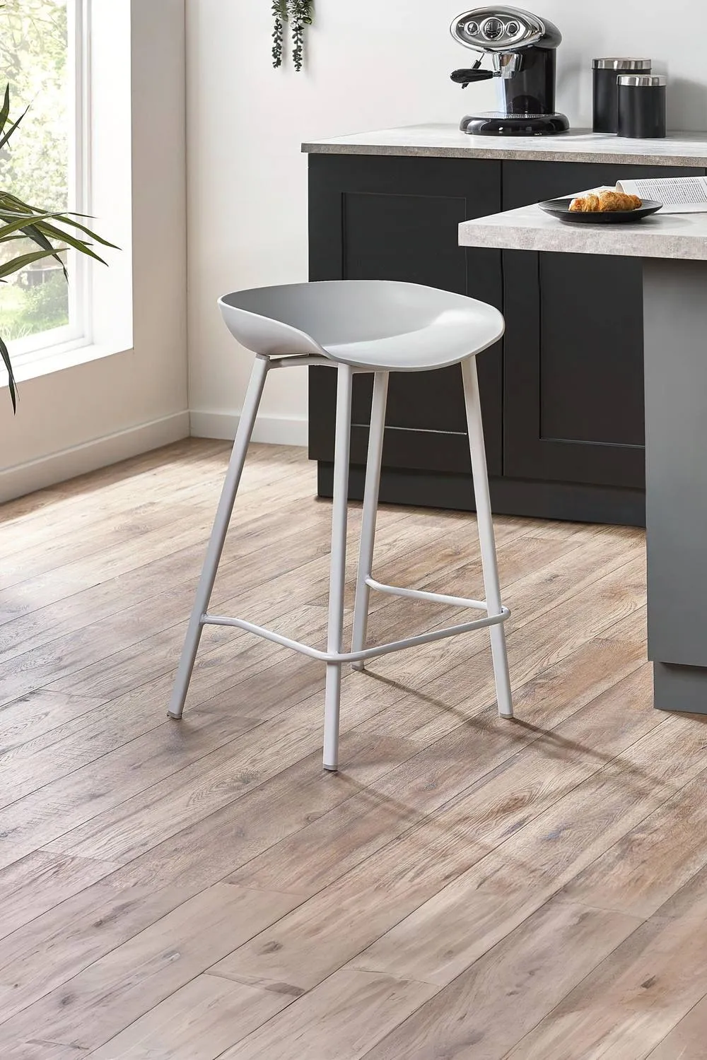 Julian Bowen Renzo Plastic Bar Stool (Set of 2) in Grey 1