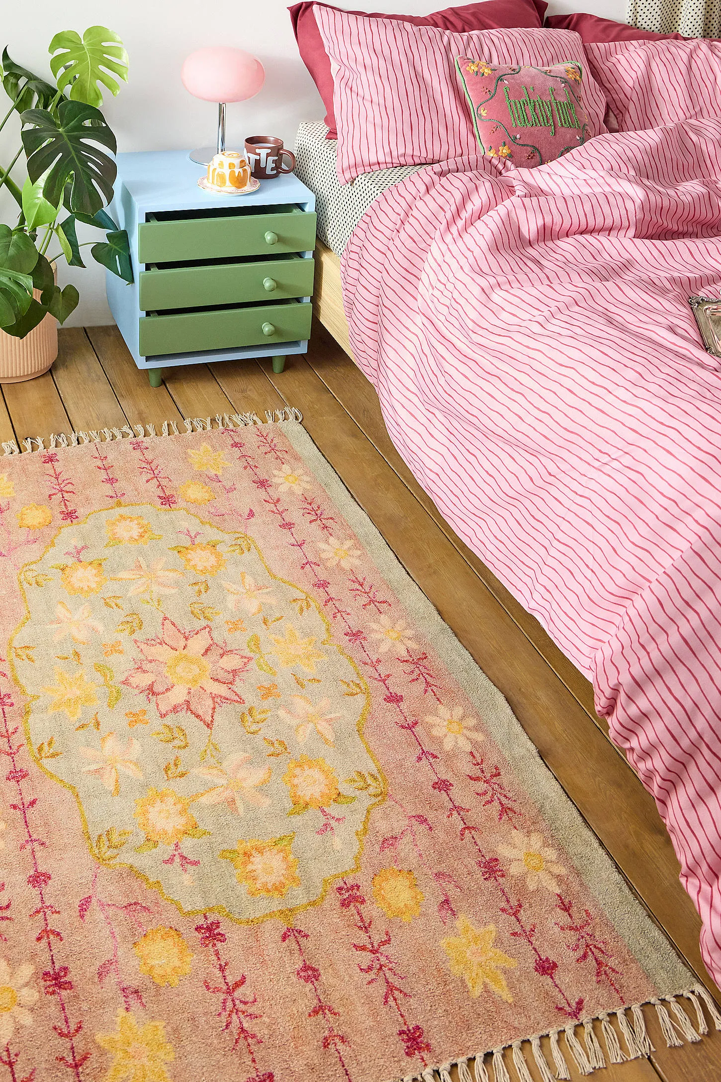 Juniper Pink 3x5ft / 90cmx150cm Rug - Pink