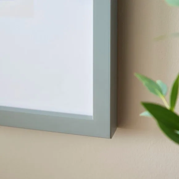 Essentials Photo Frame 2