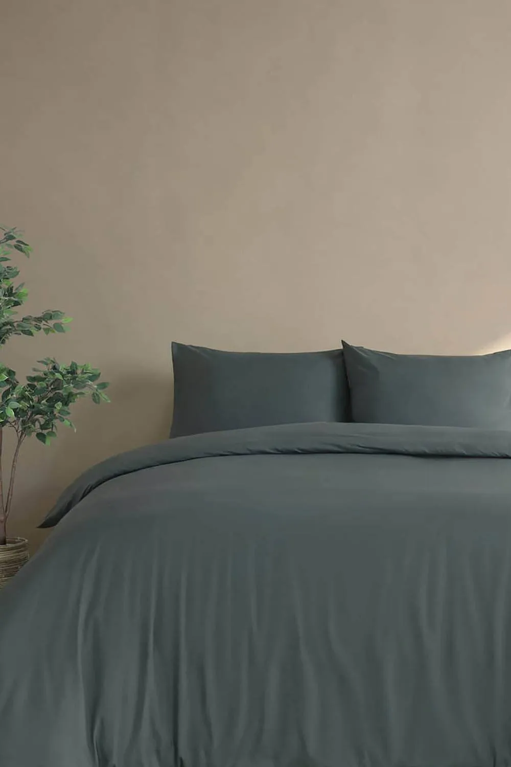 Martex Everyday Luxury Cotton Duvet Cover Set - Deep Grove in Green 5