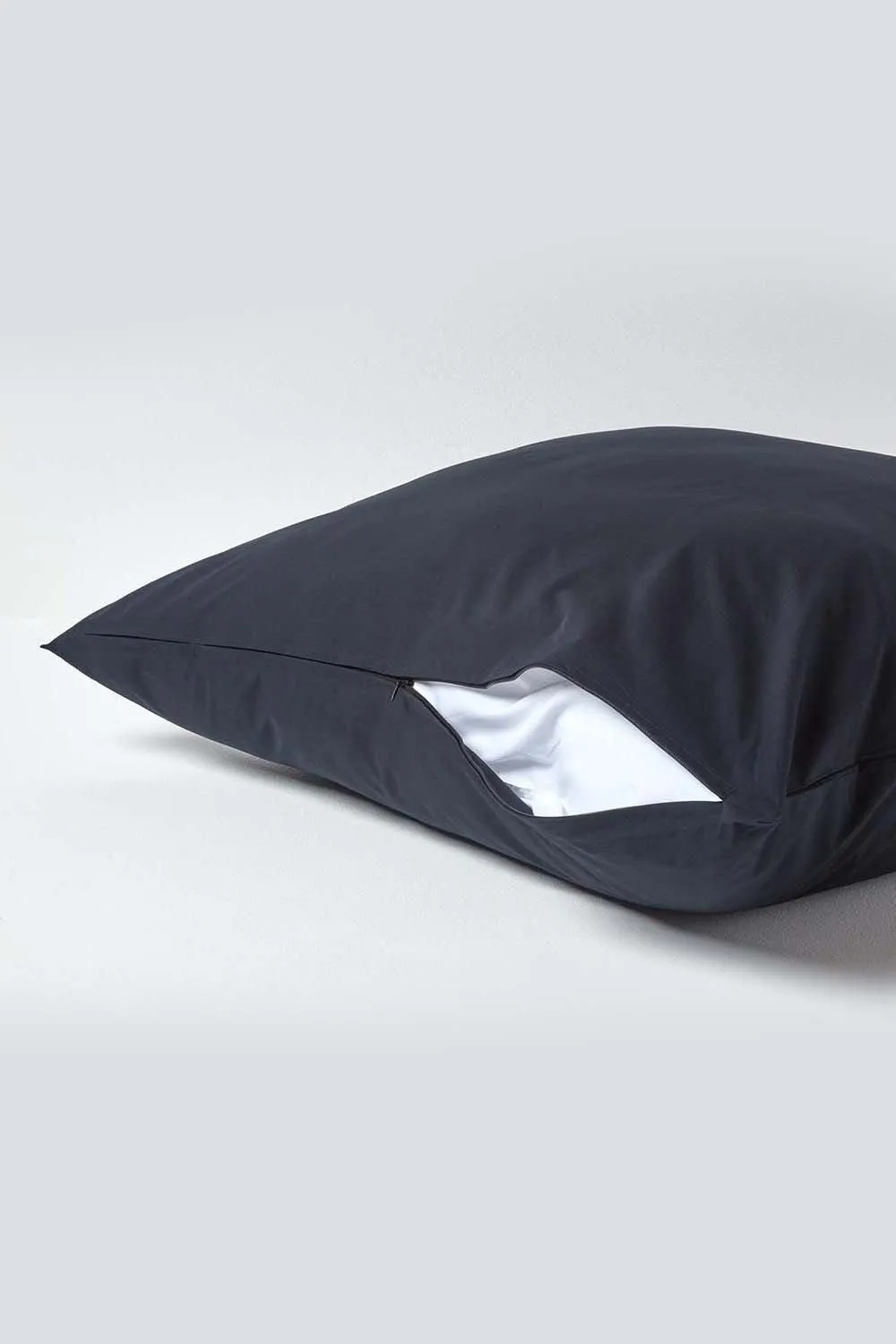 Homescapes Continental Egyptian Cotton Pillowcase 200 TC, 80 x 80 cm in Black 3