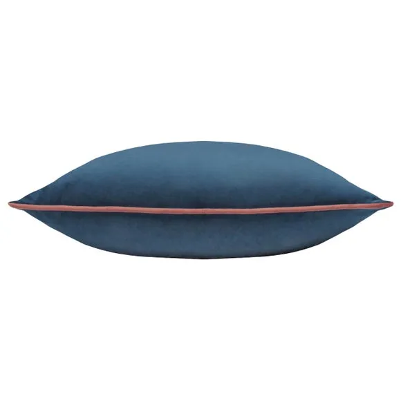 Furn. Square Cushion 3
