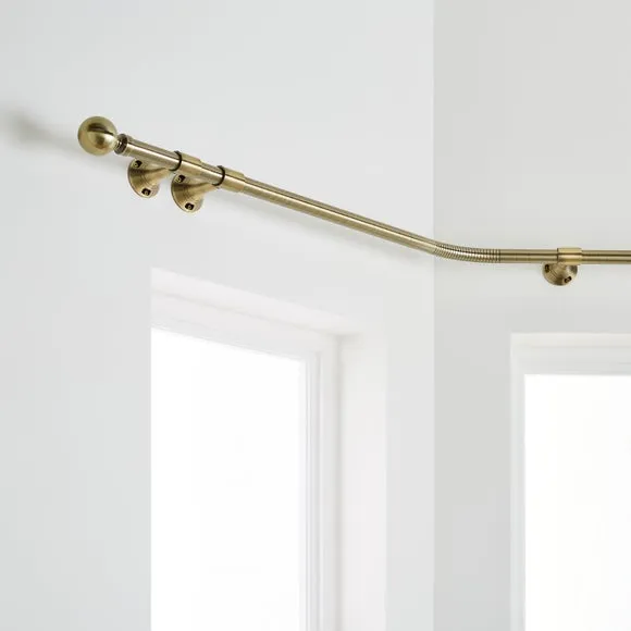 Ashton Metal Bay Curtain Pole 1