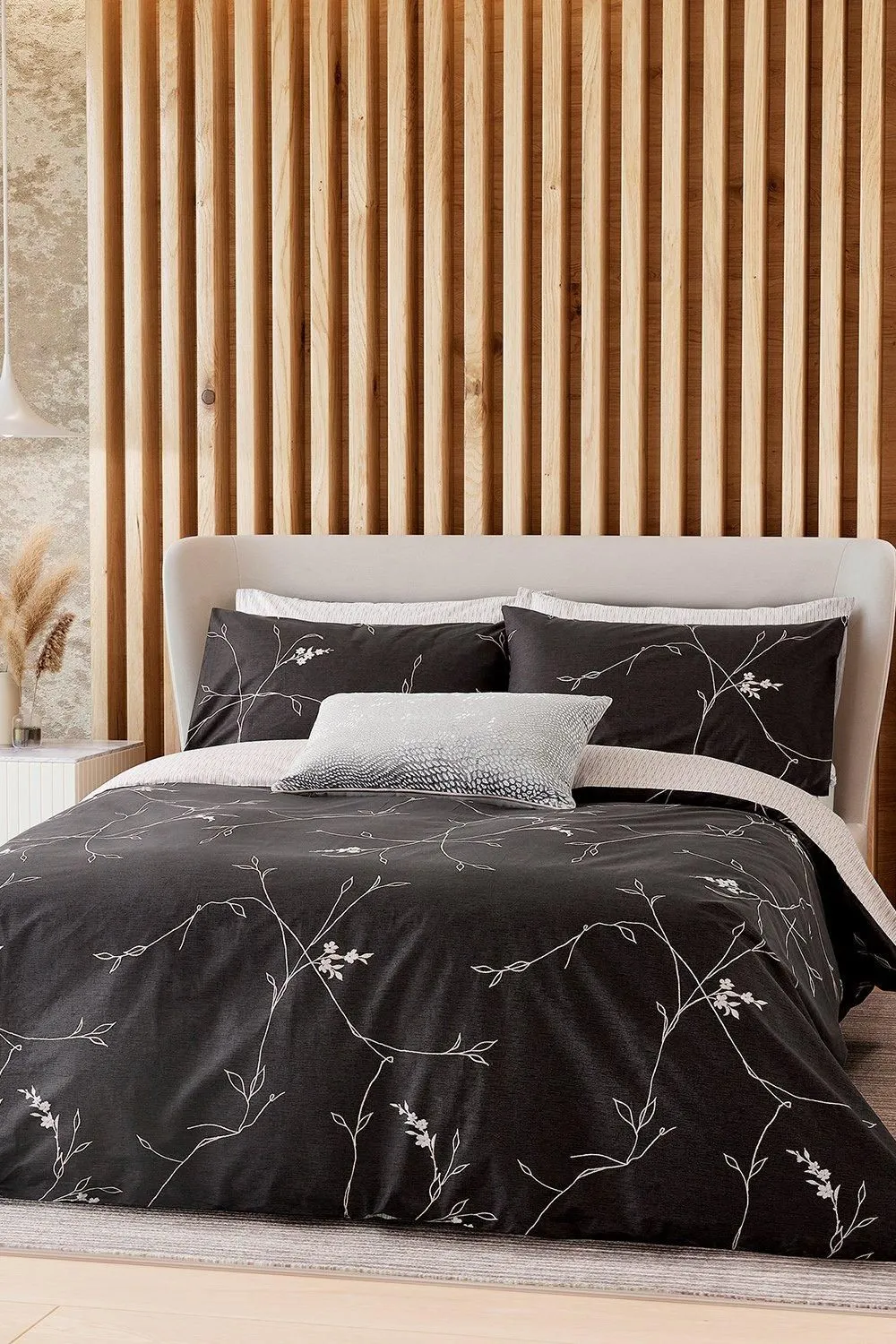 Nalu Nicole Scherzinger 'MāLie' Cotton Duvet Cover Set in Black