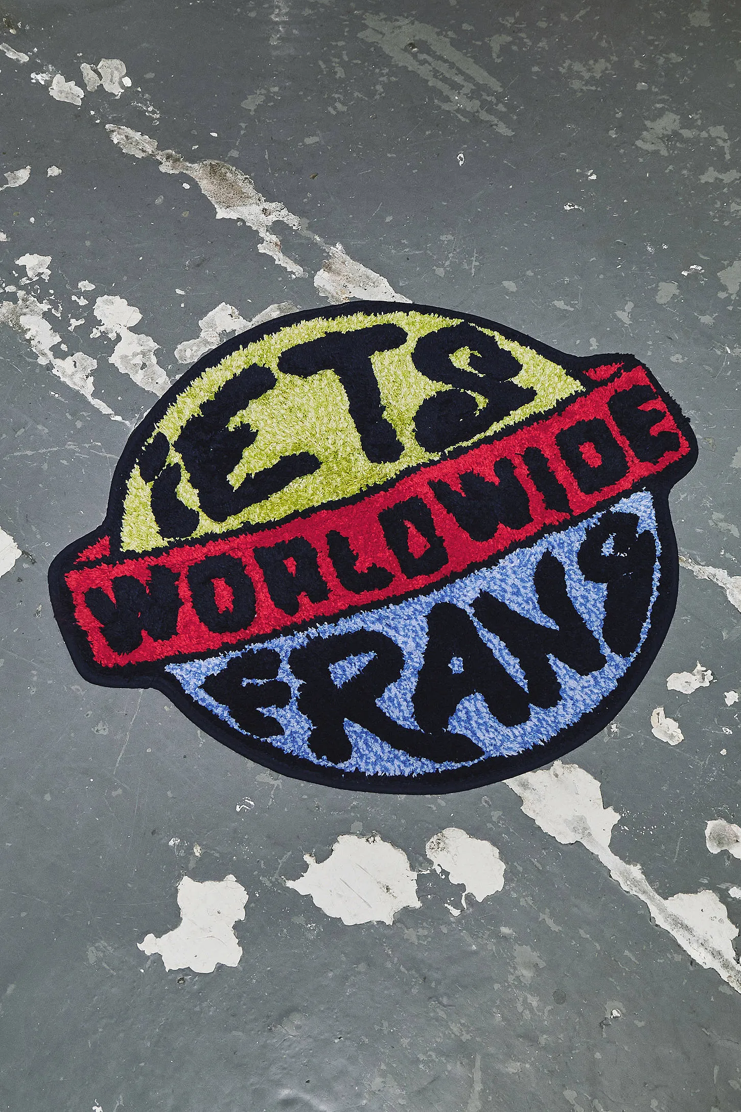 iets frans. Worldwide Rug ALL 3