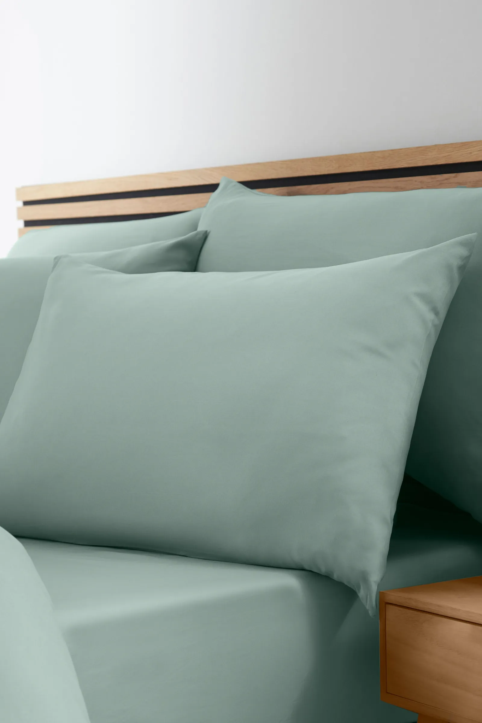 Catherine Lansfield So Soft Non Iron Duvet Cover Set in Green 2
