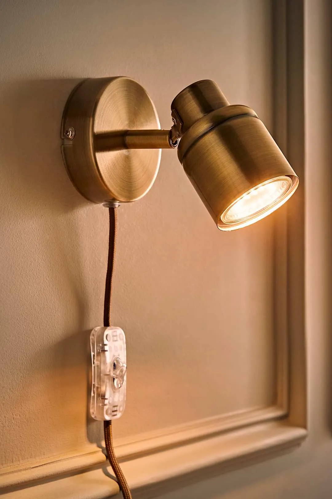 ValueLights Benton Single Adjustable Plug In Spotlight Wall Light in Gold 2