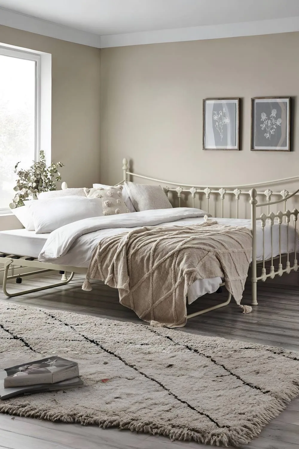 Julian Bowen Versailles Single Ivory Metal Daybed with Underbed Trundle 2