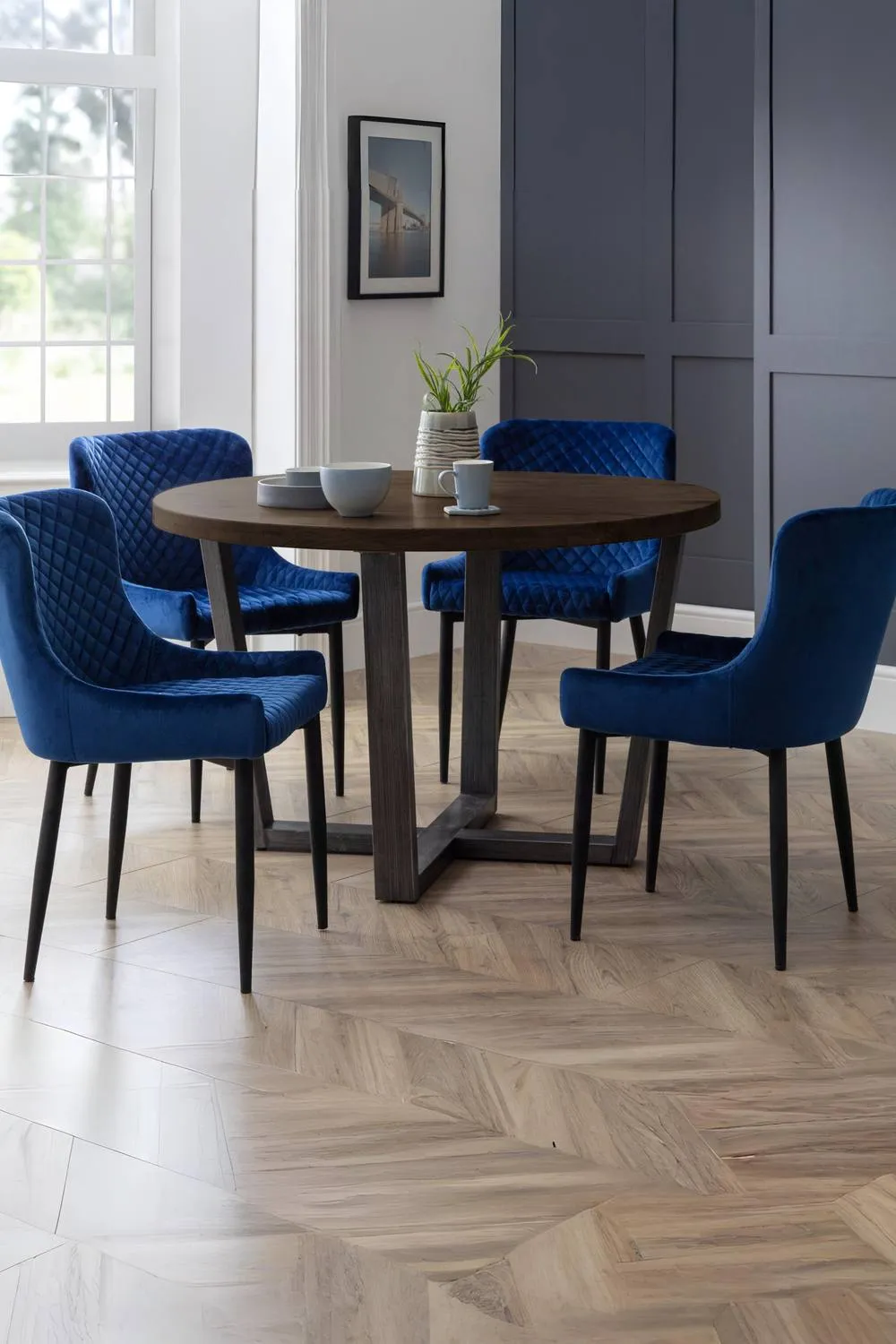 Julian Bowen Brooklyn Round 4 Seater Dining Table in Dark Brown 2