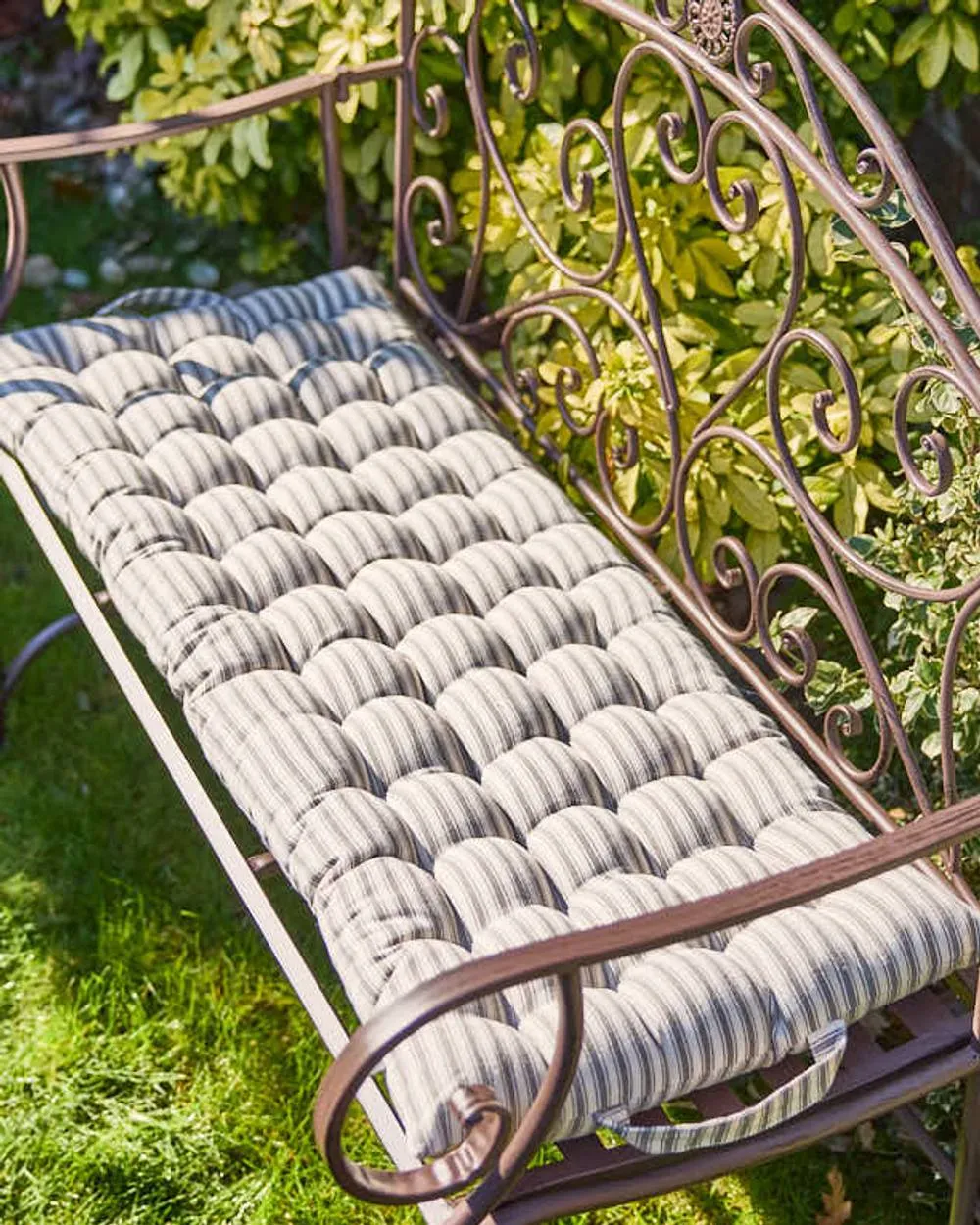 Dibor Traditional Grey Striped Summer Outdoor Garden Bench Cushion L100cm x W45cm