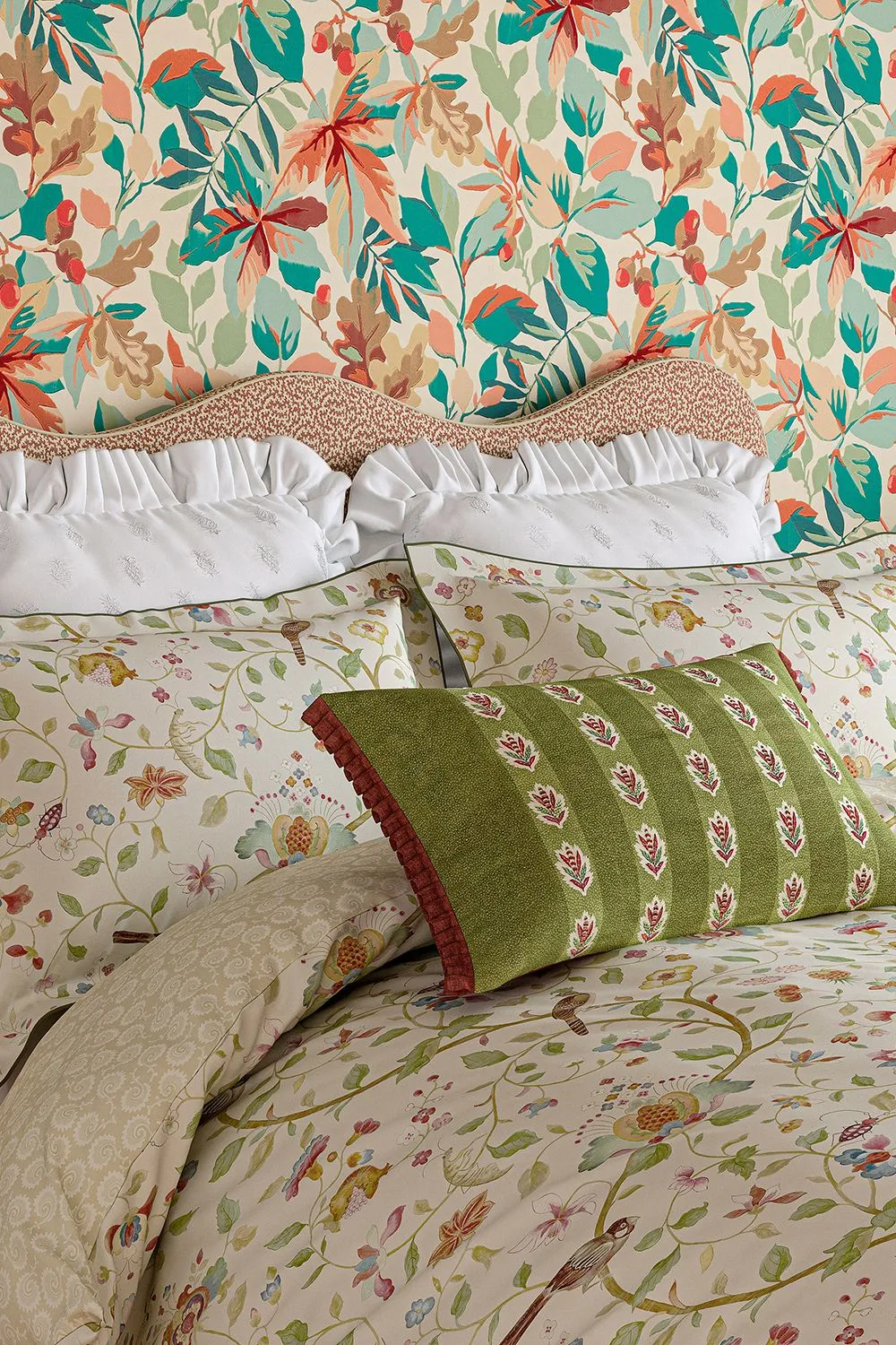 Sanderson 'Arils Garden' Cotton Duvet Cover Set in Olive 2