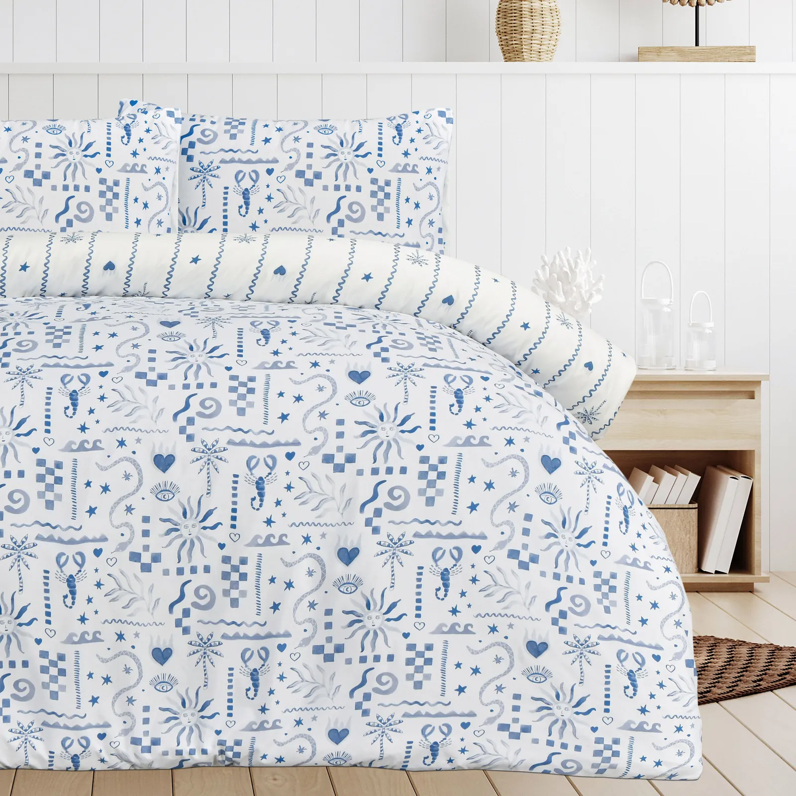 Smart Living Luxury Soft Reversible Holiday Postcard Duvet Cover & Pillowcases in Blue 6