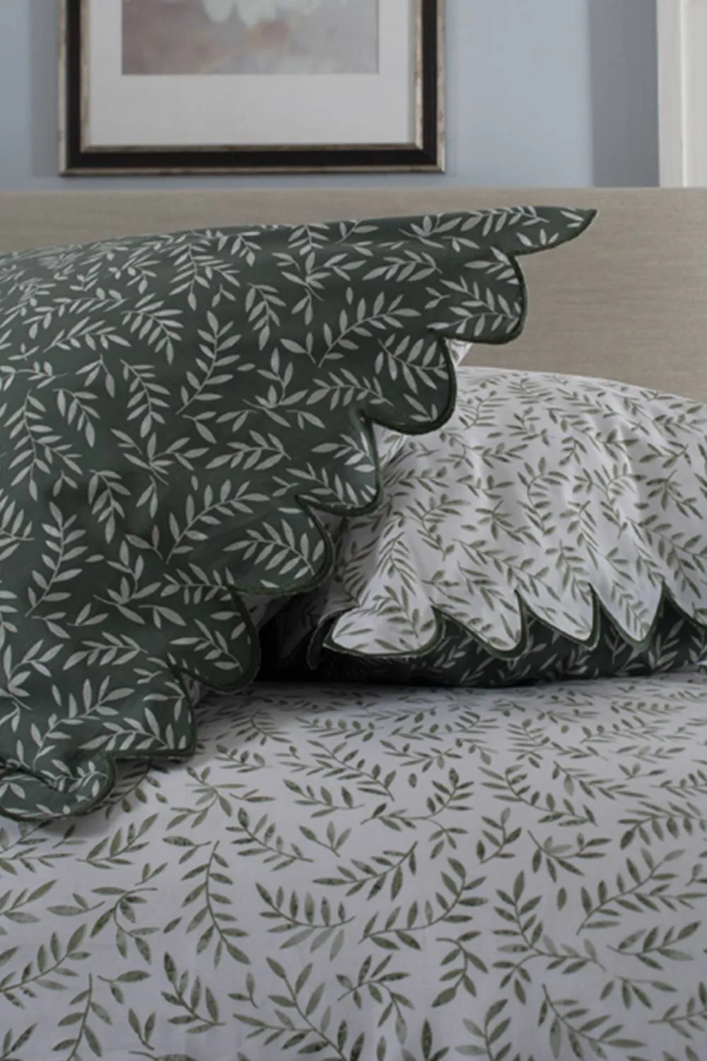 The Lyndon Company Ashling Garden Leaf Cotton Duvet Set with Contrast Reverse Design in Green 5