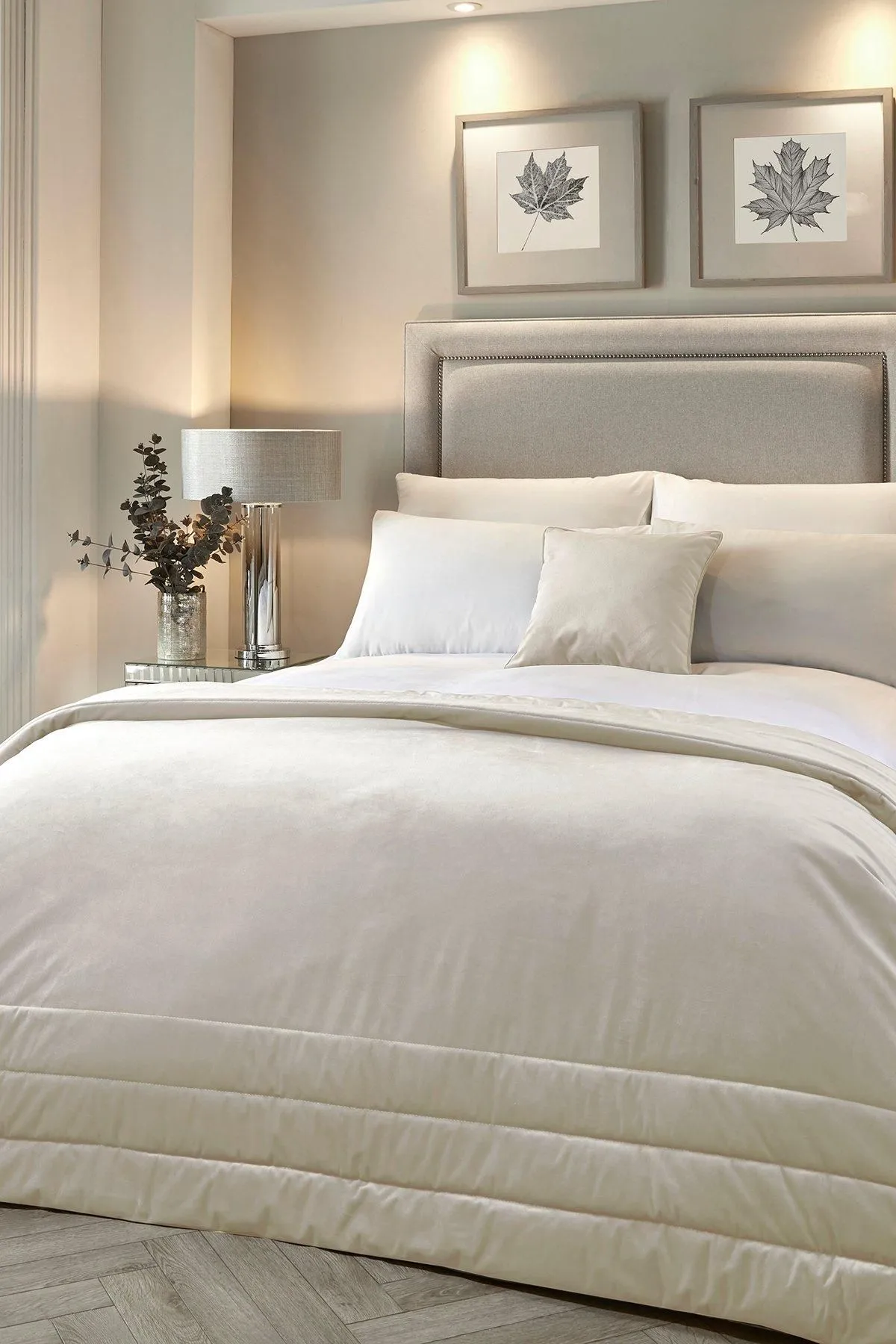 Laurence Llewelyn-Bowen 'Chic' Luxury Soft Velvet Frame Stitched Warm & Cosy Bedspread in Ivory
