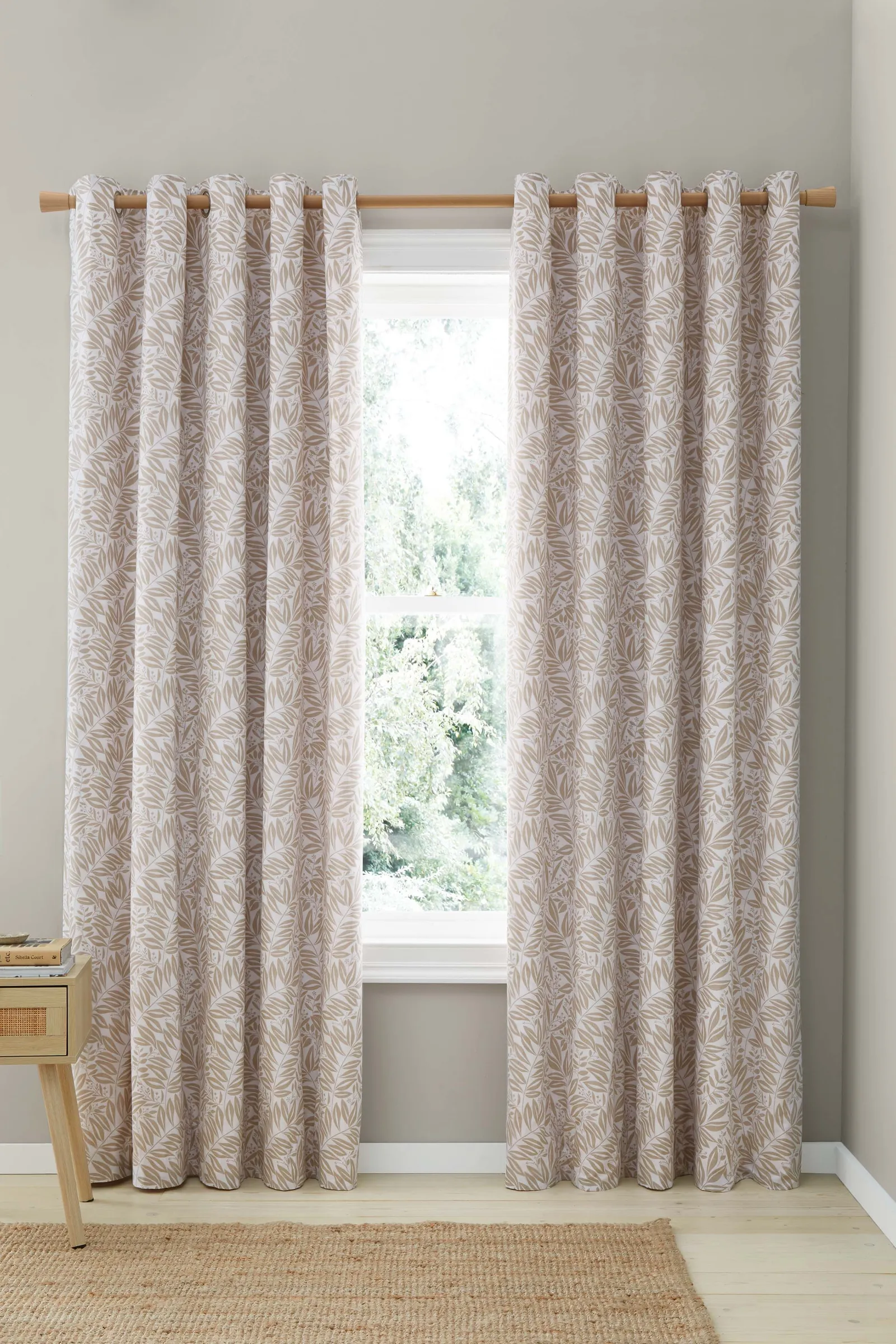 Catherine Lansfield 'Sorrel Leaf' Fully Reversible Eyelet Curtains in Natural 2