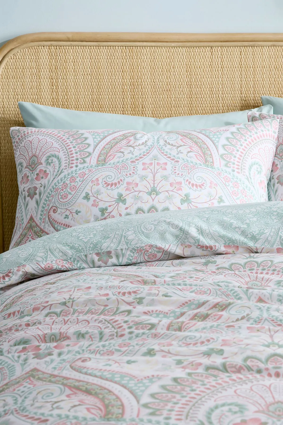 Dreams & Drapes 'Palais' Rich Jacobean Damask Print Duvet Cover Set in Green 2