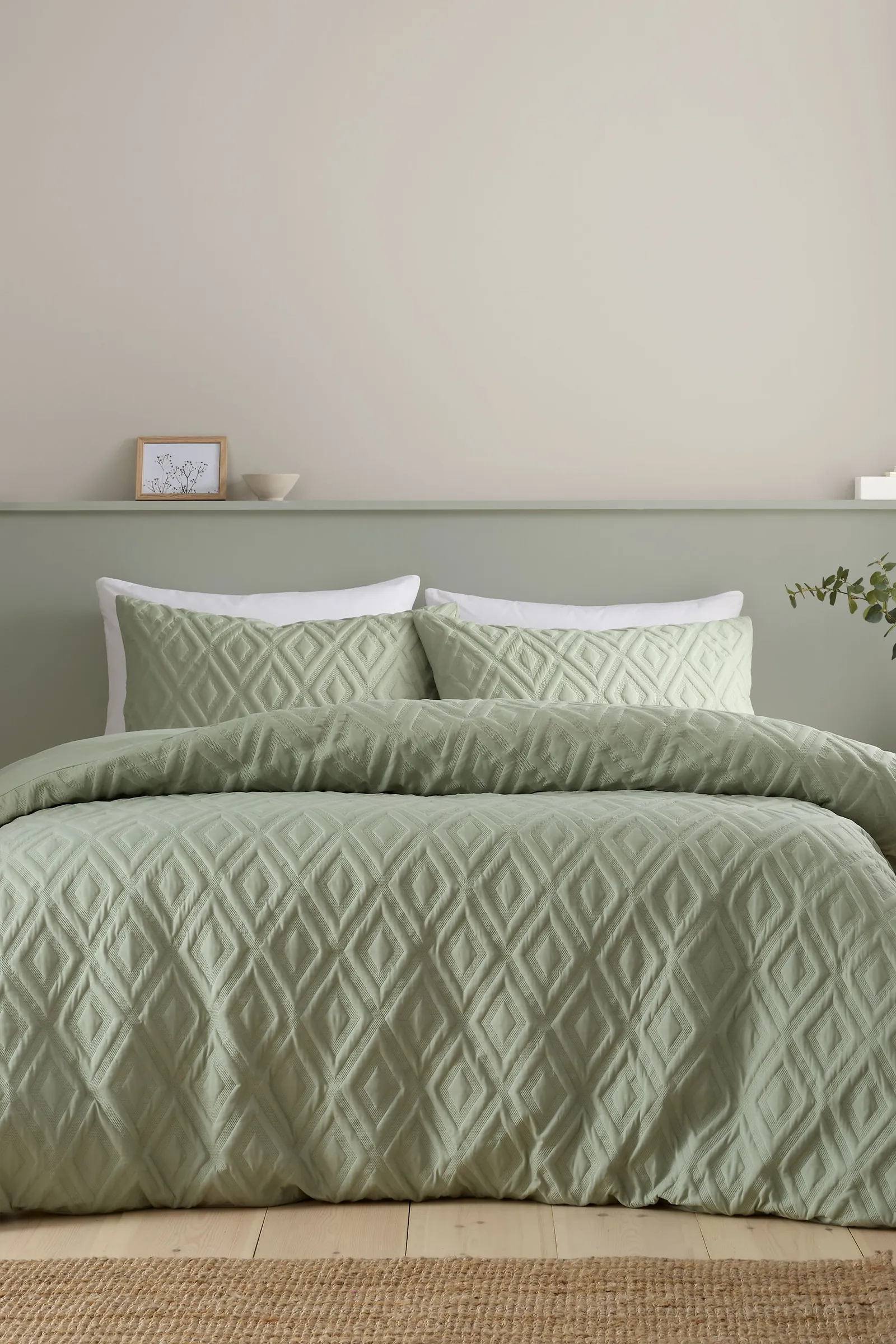 Catherine Lansfield 'Jacob Geo' Soft Touch Duvet Cover Set in Light Green