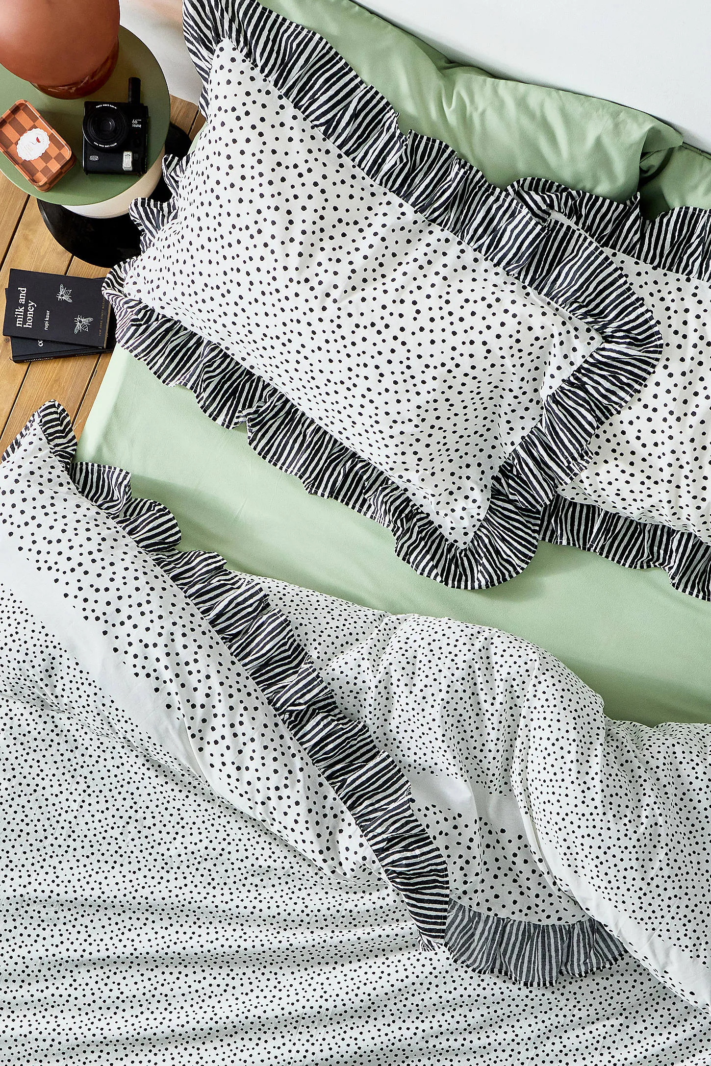 Dalmation Ruffle Duvet Set - Black/White 5