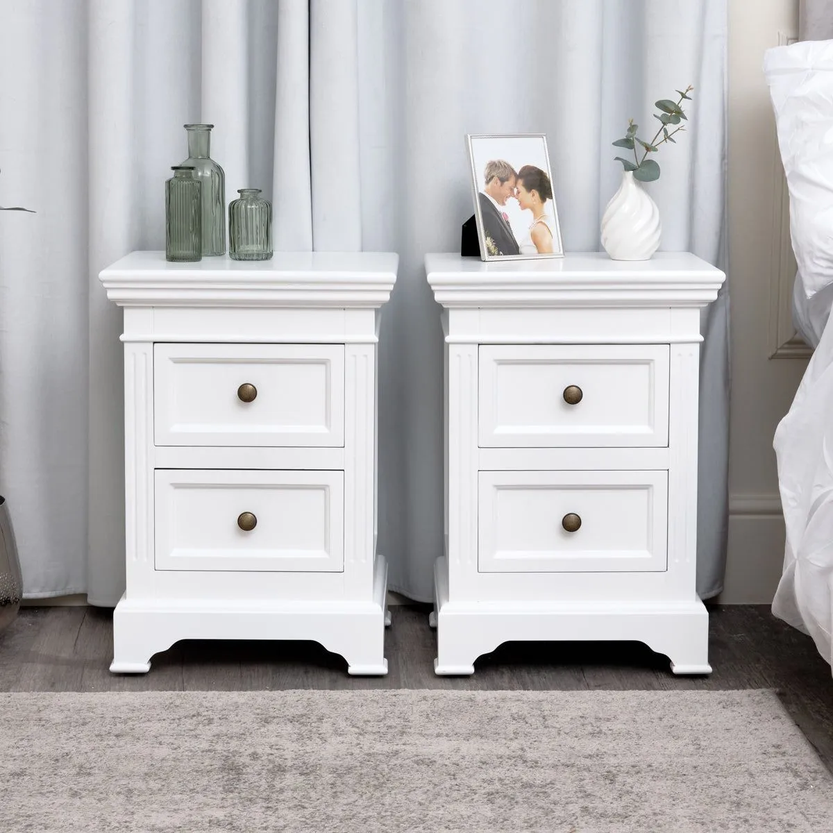 Melody Maison Large White 7 Drawer Chest Of Drawers & Pair Of Bedside Tables - Daventry White Range 6