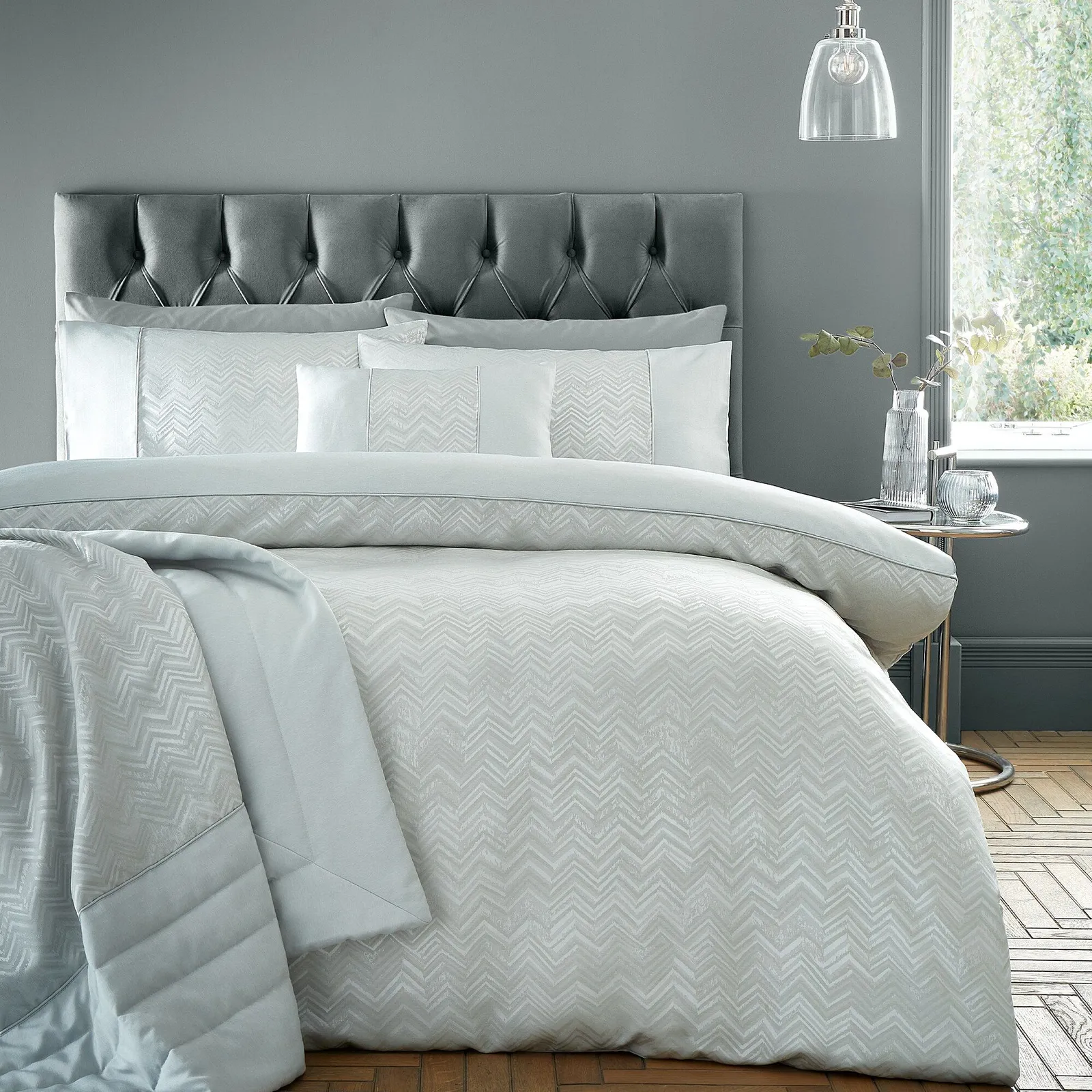 Portfolio Home Antibes Chevron Waves Duvet Cover Set Quilt with Pillowcase in Silver 1