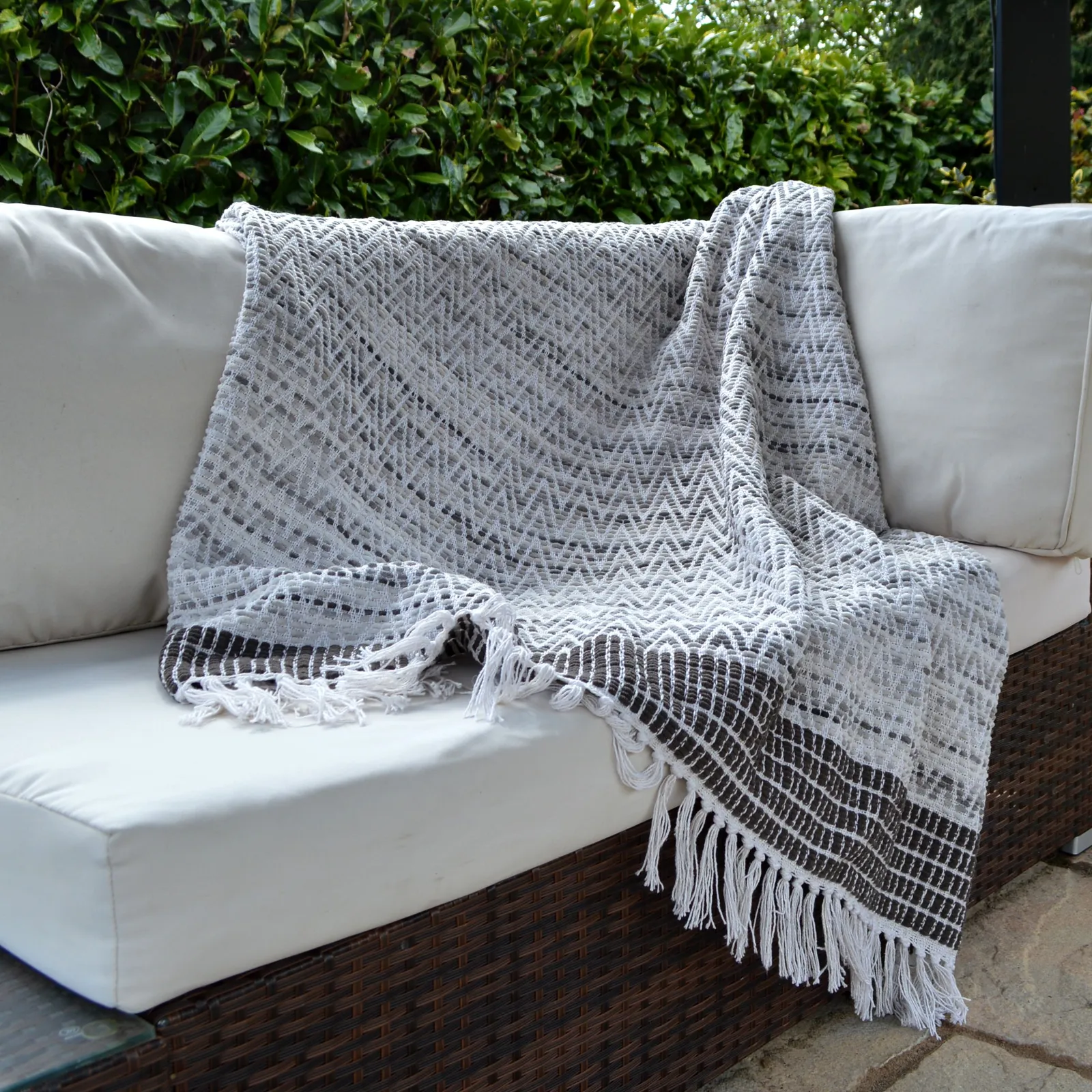 Allure Bath Fashions Zig Zag Heavyweight Herringbone Throw Blanket in Grey