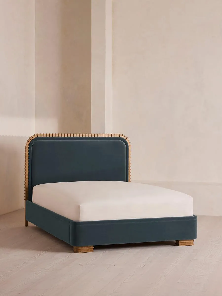 Angus Bed, Super king, Velvet, Grey Blue