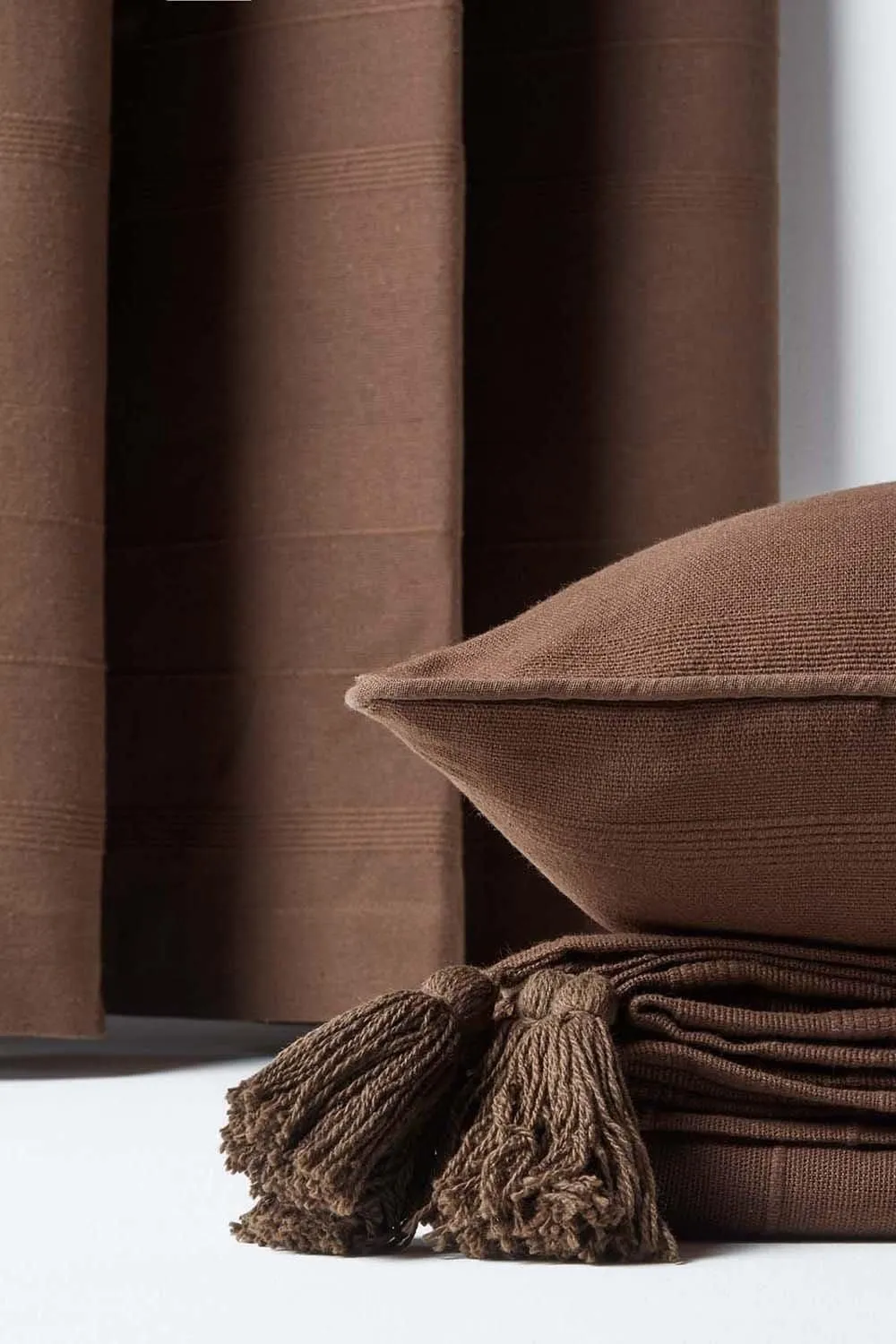 Homescapes Cotton Rajput Ribbed Cushion Cover in Chocolate 5