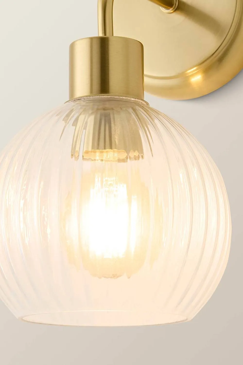 ValueLights Maddison Clear Ribbed Glass Globe Metal Wall Light Fitting in Gold 4