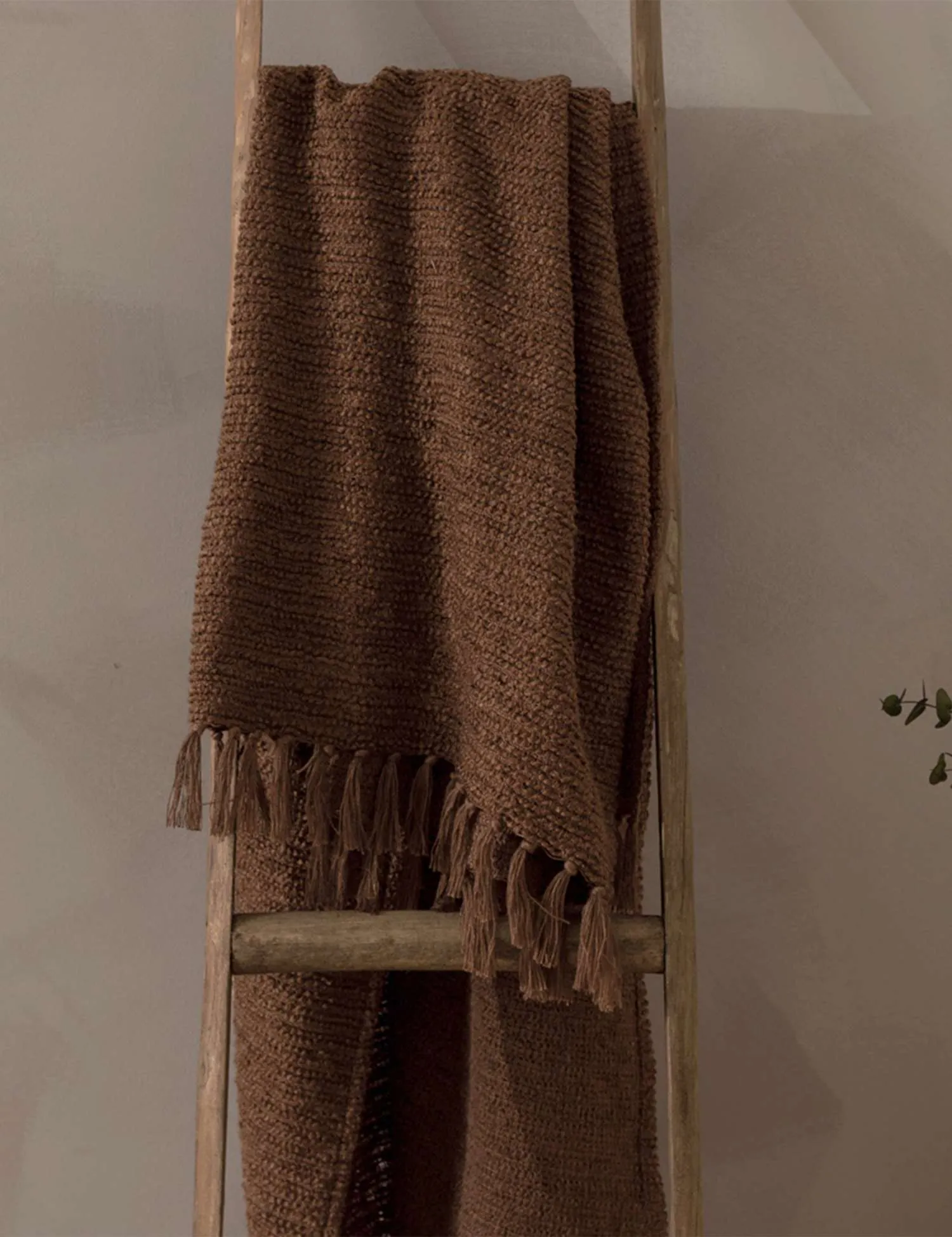 YARD Boucle Fringed Throw Chocolate