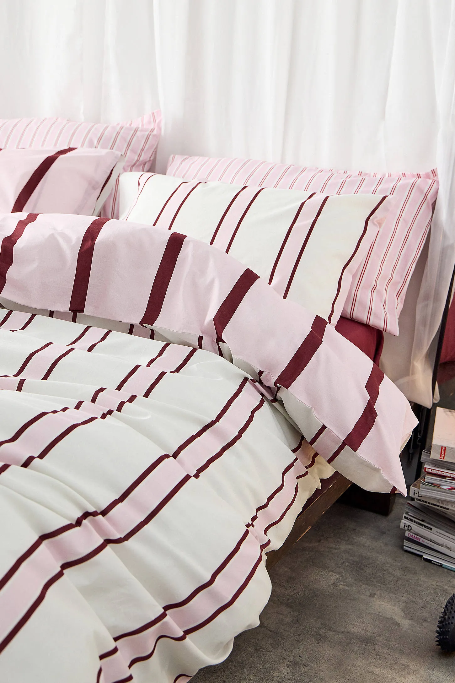 Pink Contrast Stripe Reversible Duvet Set - Pink 4