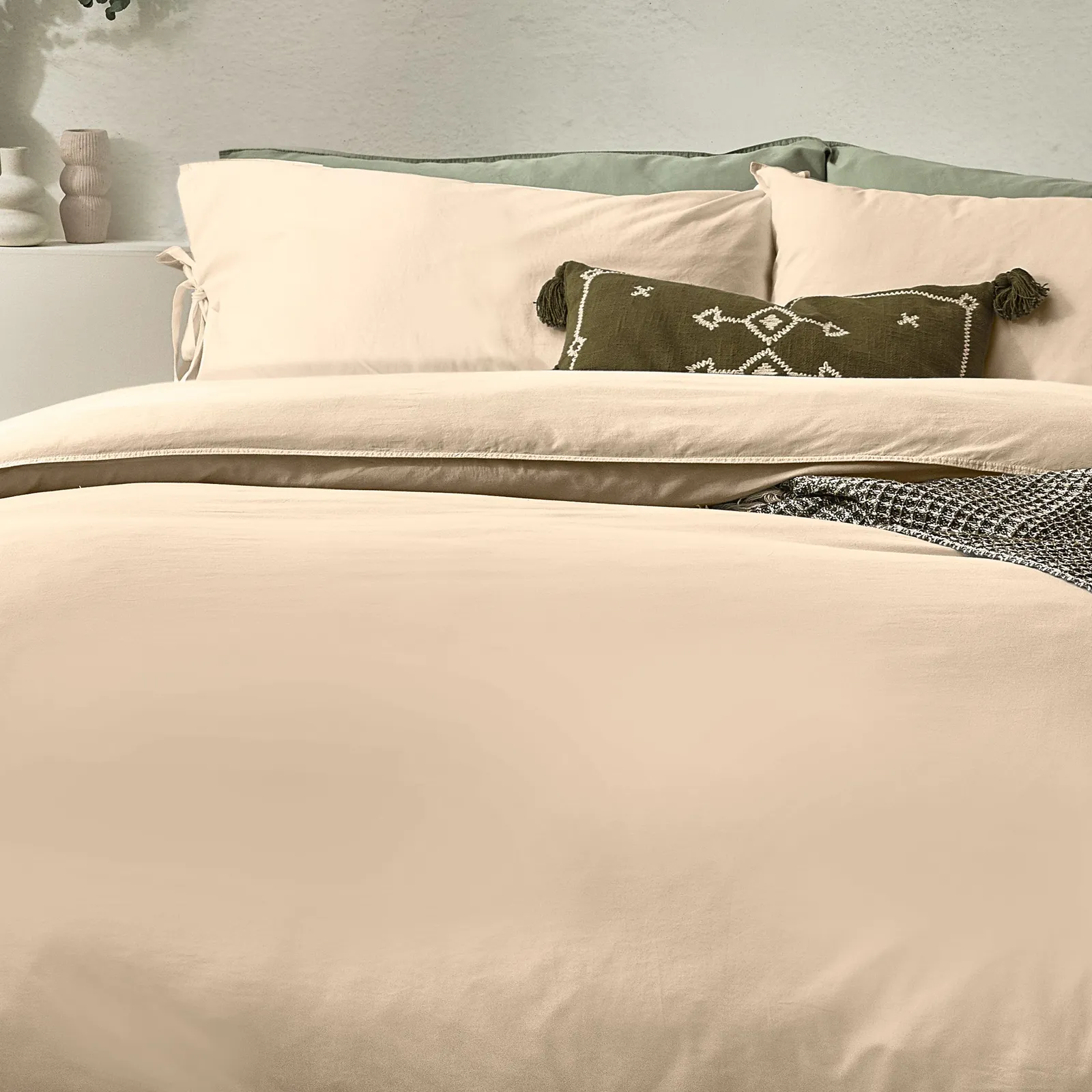 Yard Mallow Bow Tie 100% Cotton Duvet Cover Set in Beige 2