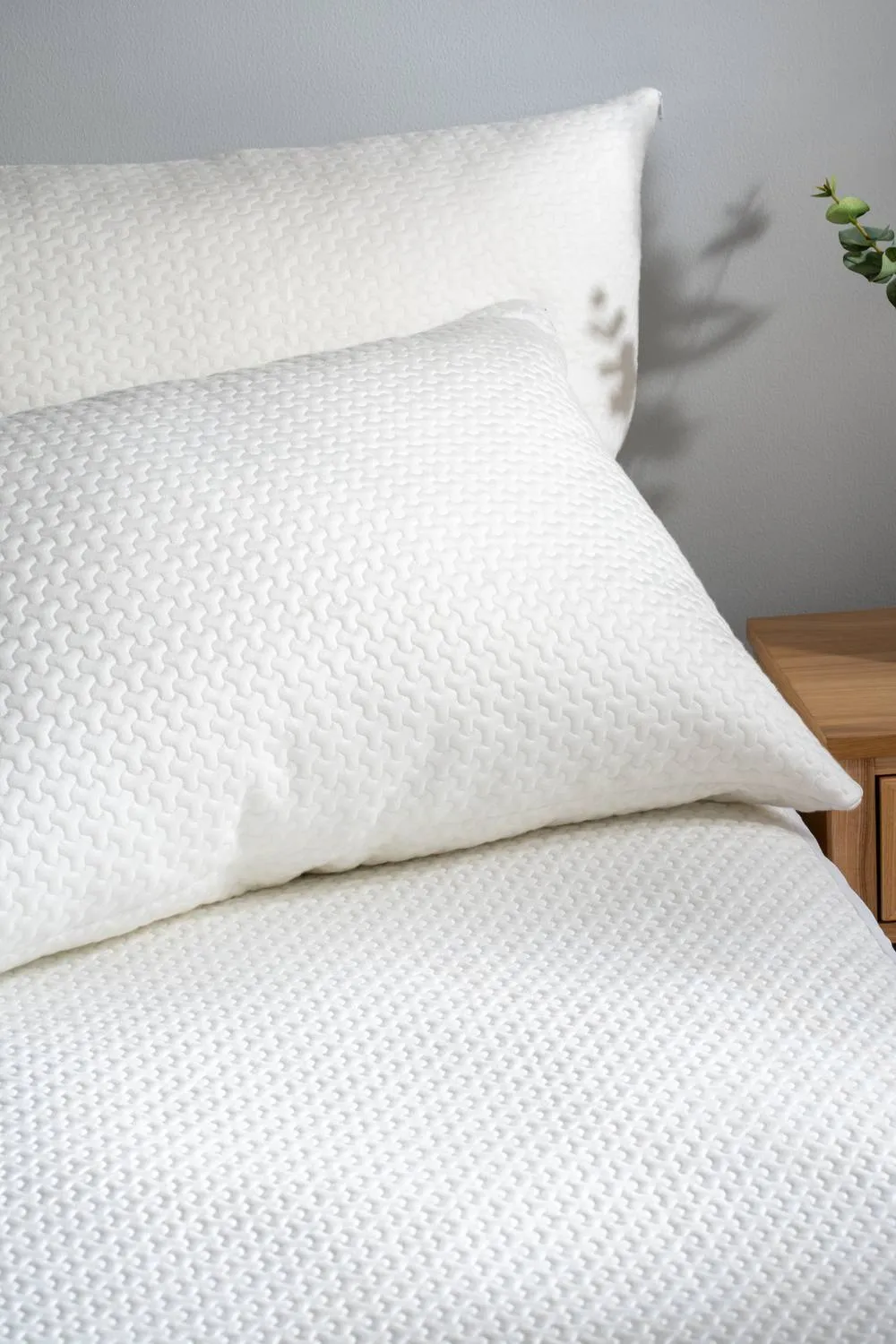 Soak&Sleep Waterproof Bamboo Standard Pillow Protector Pair in White 2