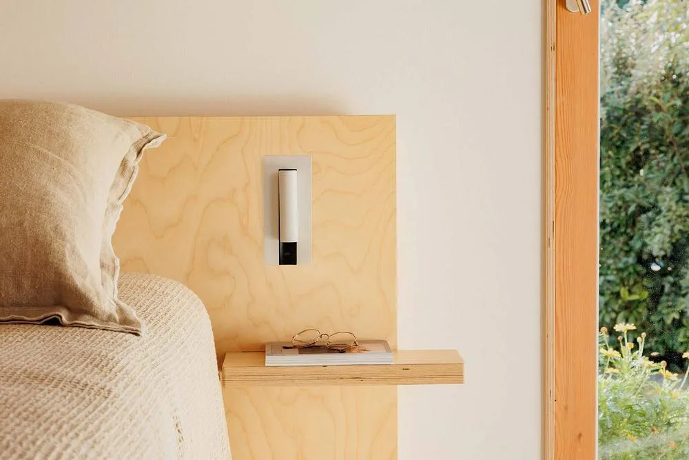 Netlighting Gabo USB C Reading Wall Light White 2700K 2