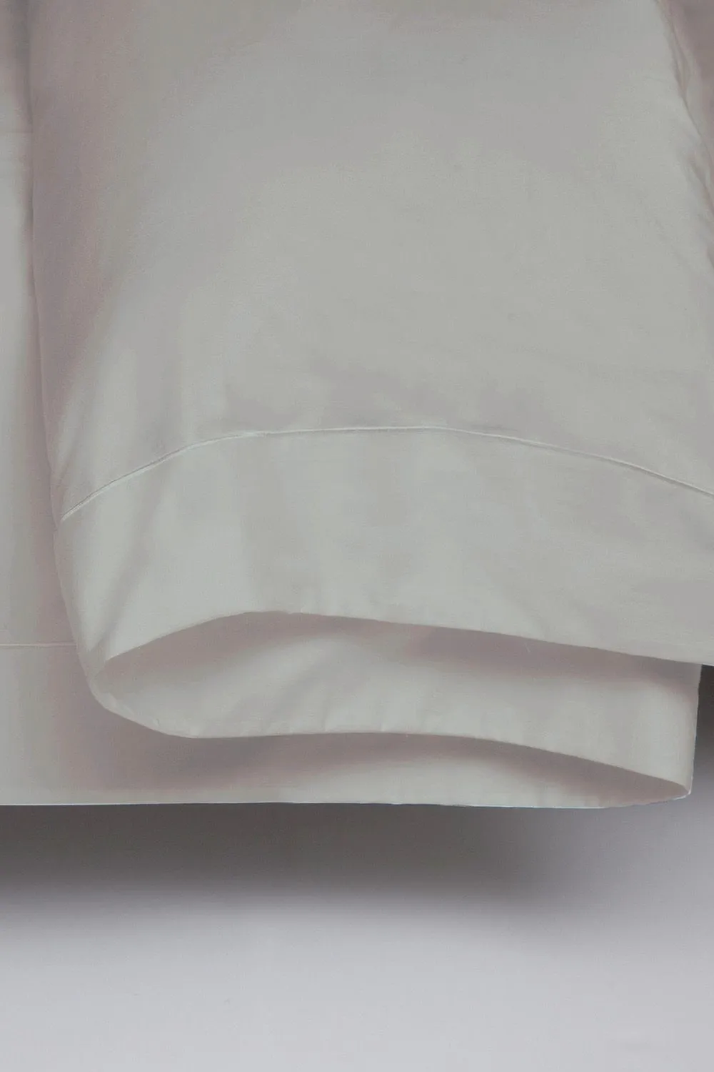Belledorm Egyptian Cotton 400 Thread Count Oxford Duvet Cover in Light Grey 1
