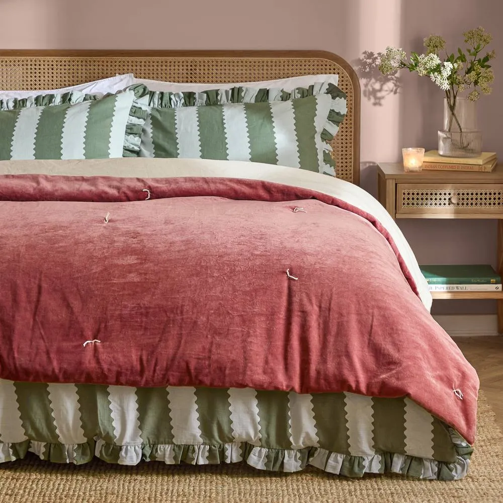 Wylder Edie 100% Cotton Velvet Bedspread in Rose 1