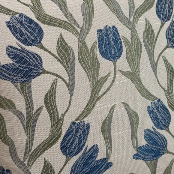 Tulip Jacquard Square Cushion 2
